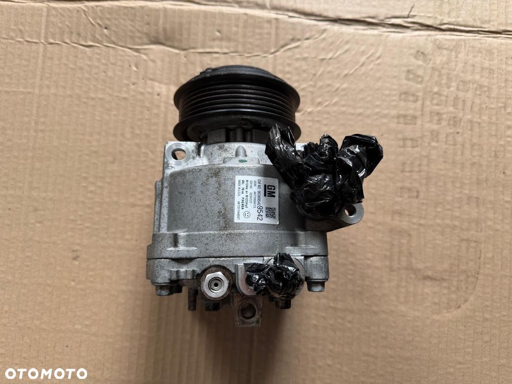 Sprężarka kompresor klimatyzacji Opel Mokka A 95369542