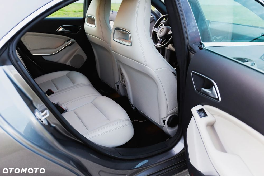 Mercedes-Benz CLA 250 4-Matic - 20