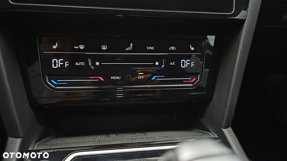 Volkswagen Passat Variant 2.0 TDI Elegance DSG - 20