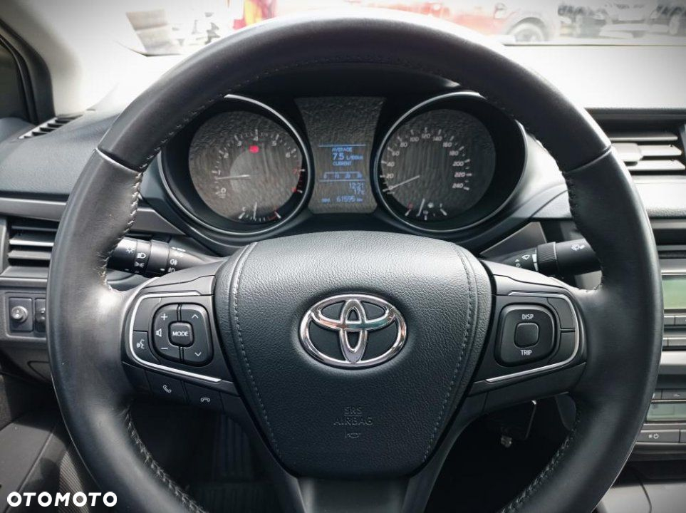 Toyota Avensis - 15