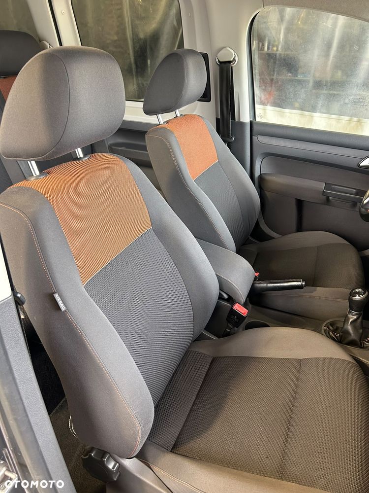 Volkswagen Caddy Highline - 35