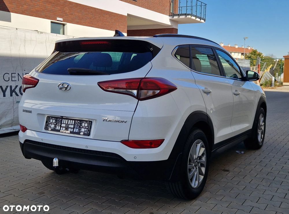 Hyundai Tucson 1.7 CRDI BlueDrive Style 2WD - 17