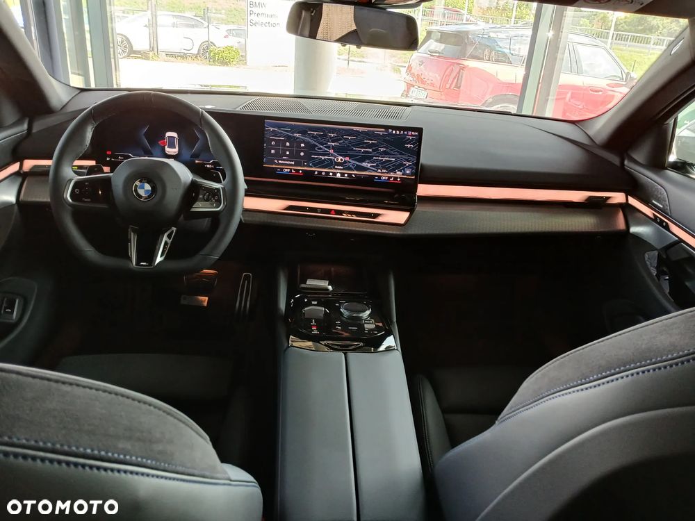 BMW Seria 5 520d xDrive mHEV - 16