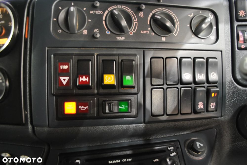 MAN TGM 18.240 Zamiatarka BEAM 8000 Szczotki L/R Karcher 2 Silniki - 21