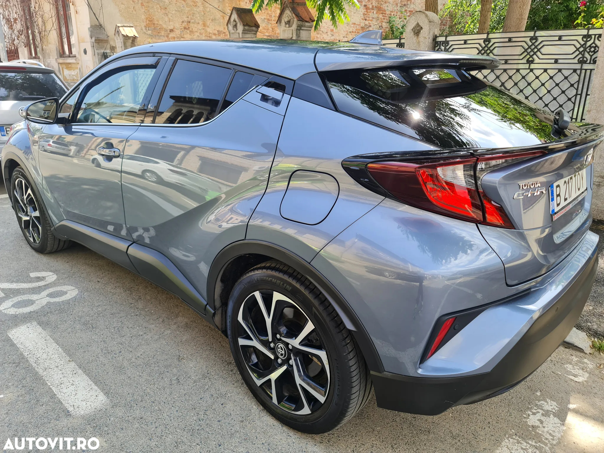 Toyota C-HR 1.8 HSD 4x2 CVT C-ult - 8