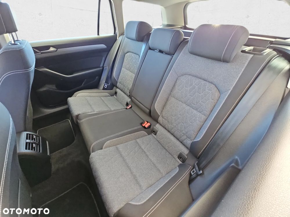 Volkswagen Passat - 20