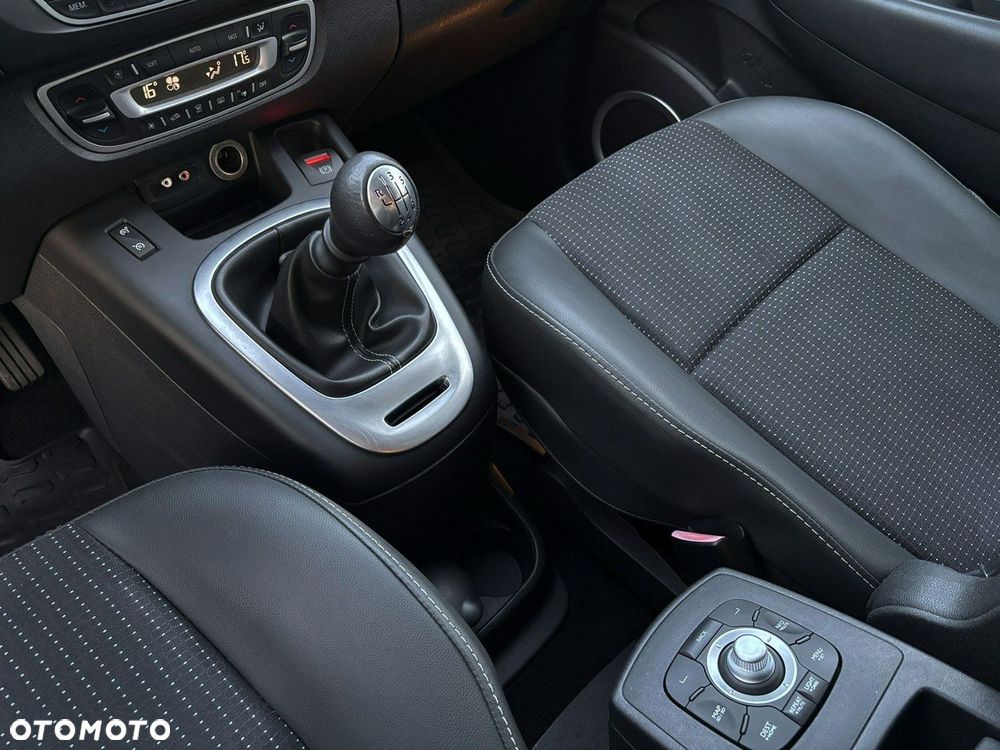 Renault Grand Scenic - 19