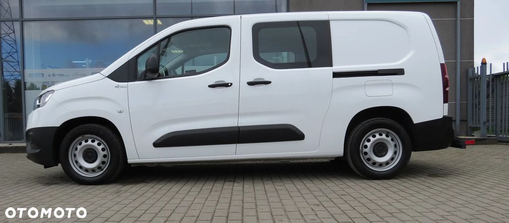 Toyota Proace City 1.2 D-4t 130KM A/t Long Brygadówka - 17