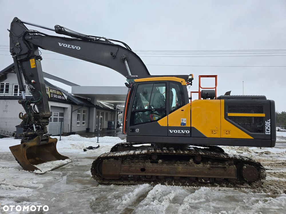 Volvo EC250EL - 1