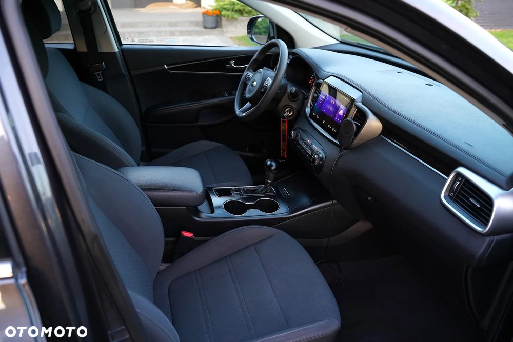 Kia Sorento - 9