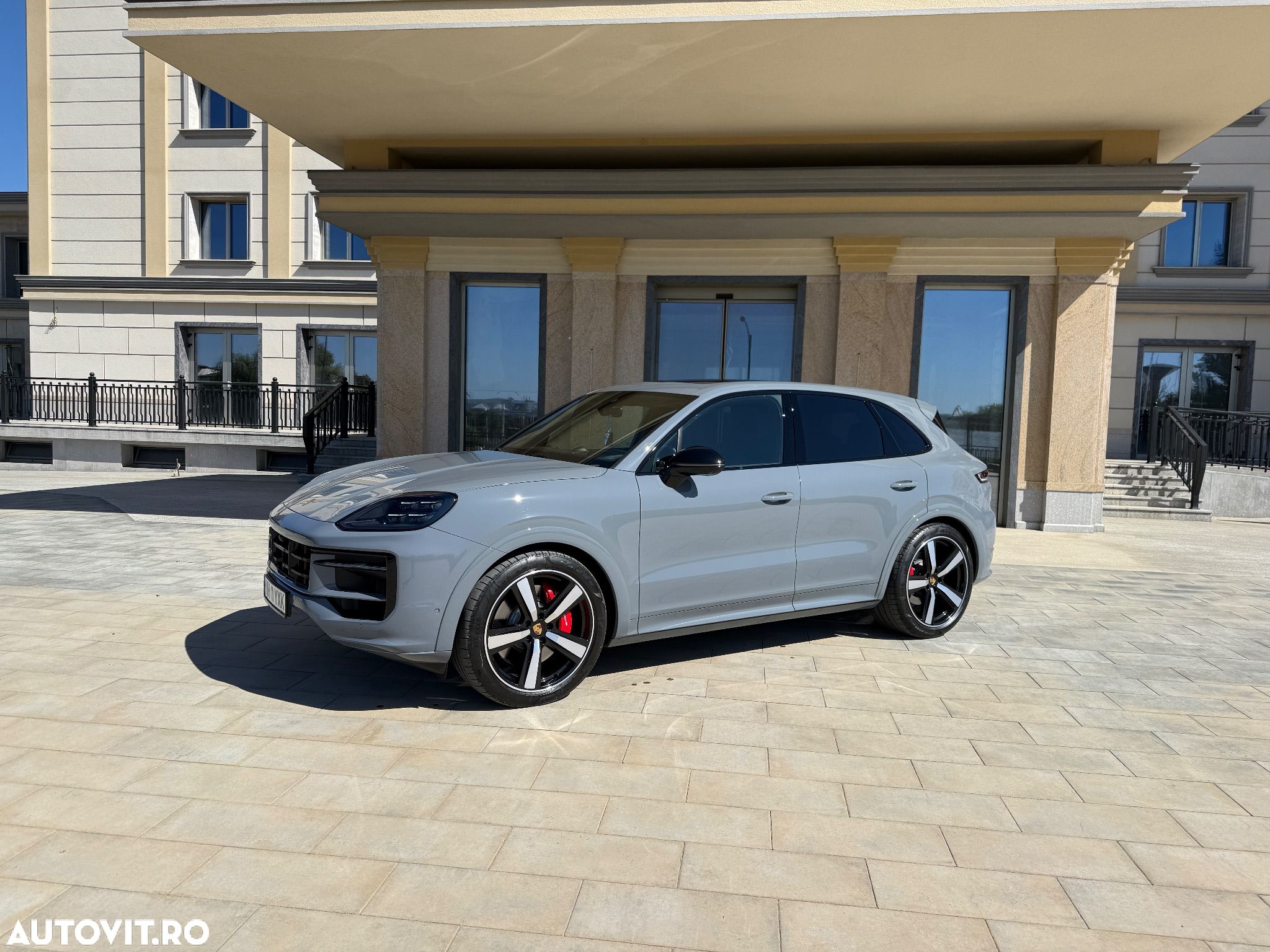 Porsche Cayenne S - 1