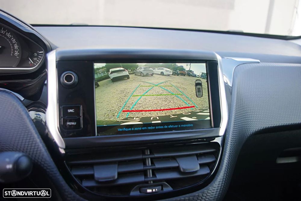 Peugeot 2008 1.2 PureTech Style - 27