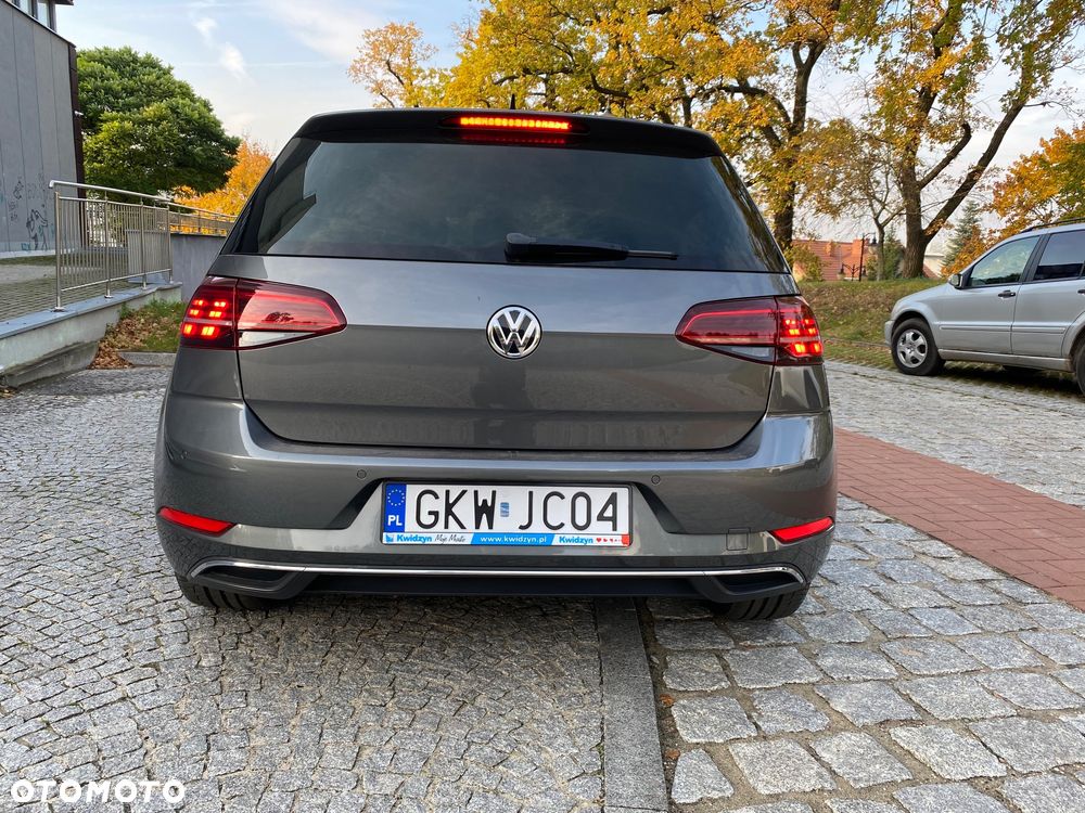 Volkswagen Golf - 10