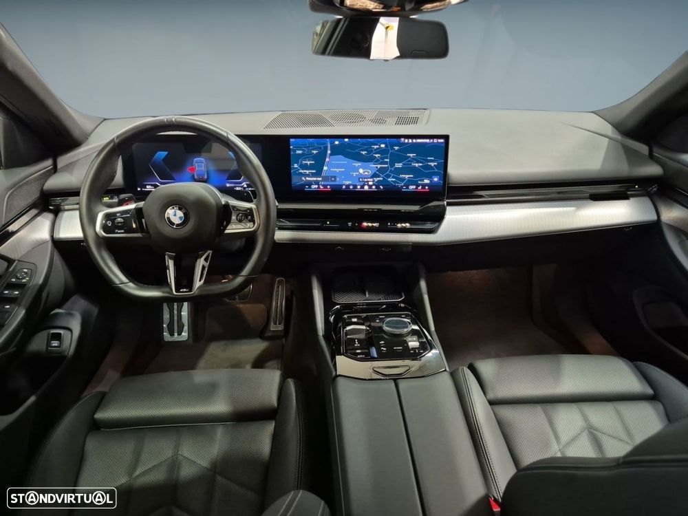 BMW 520 d Pack Desportivo M - 12