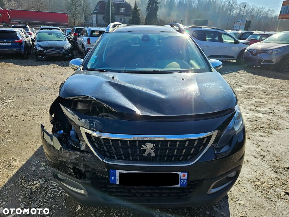 Peugeot 2008 PureTech 130 GPF Black Edition - 4