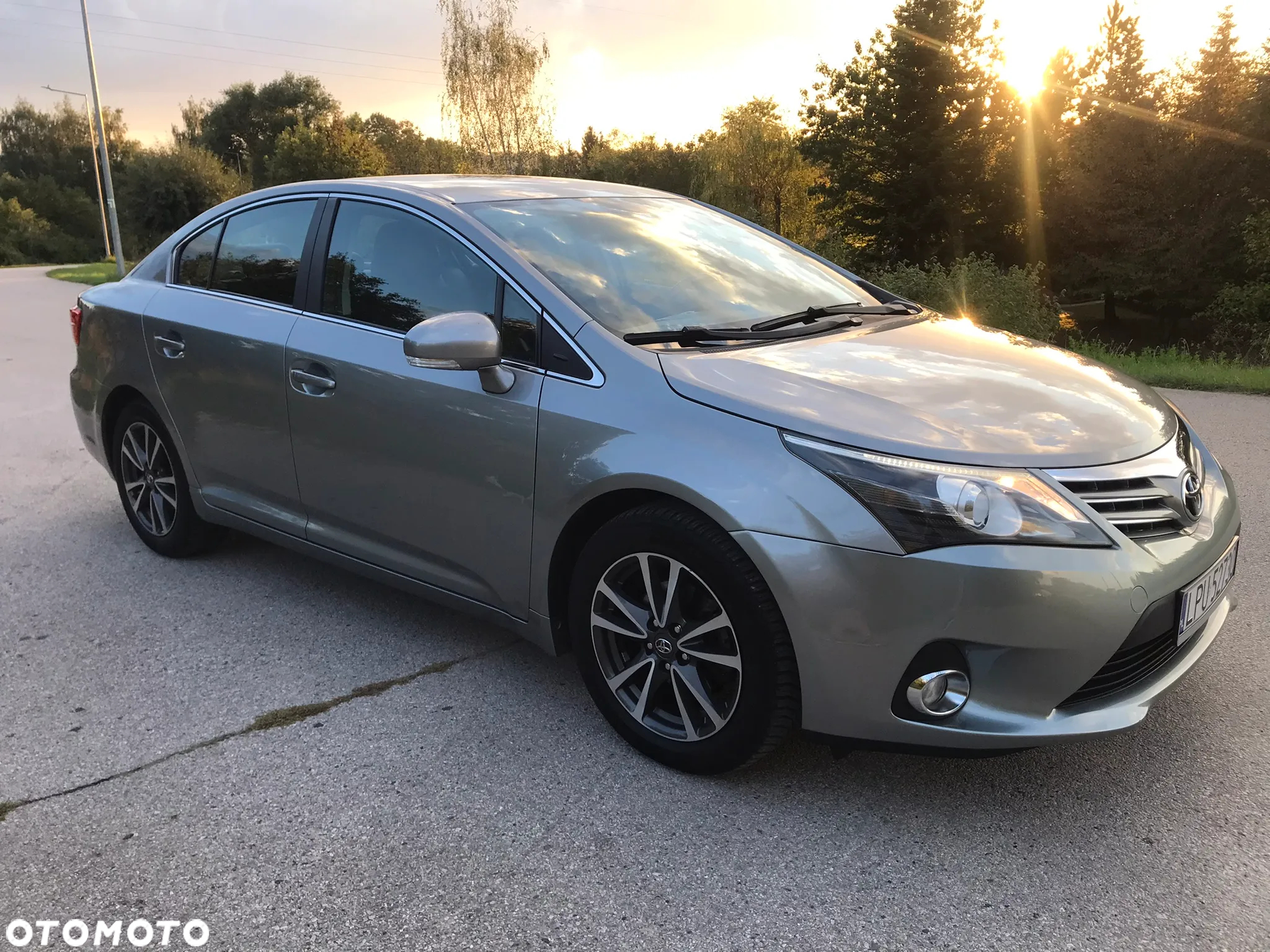 Toyota Avensis 1.8 Premium - 2