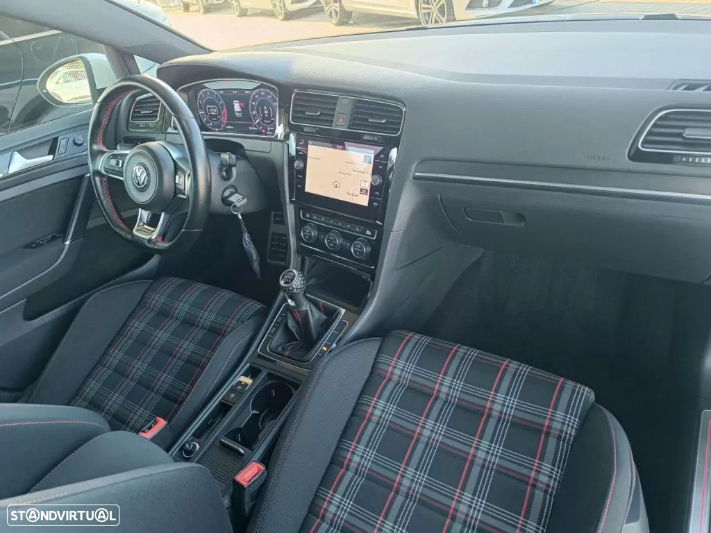 VW Golf 2.0 TSi GTi Performance - 14
