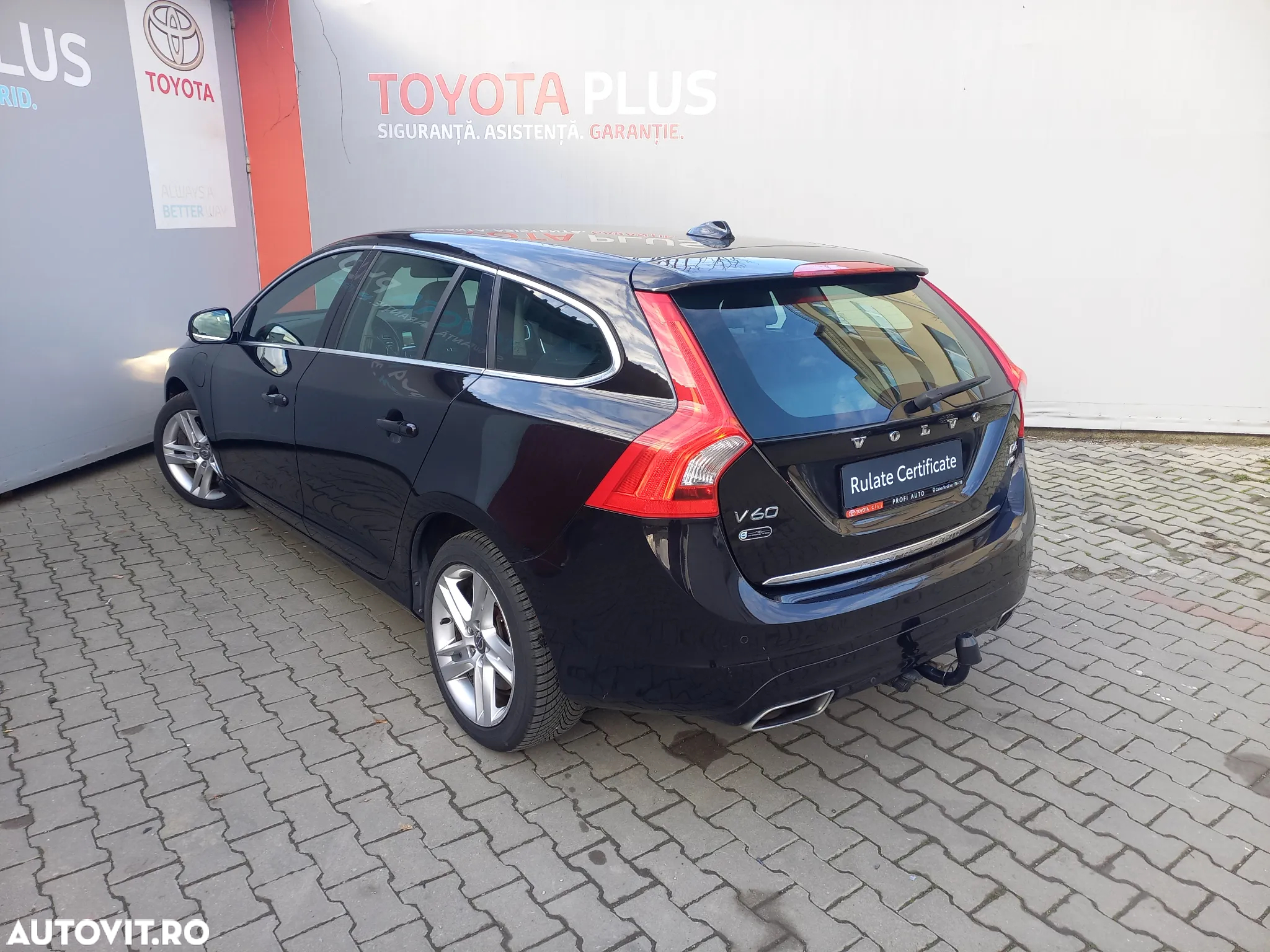 Volvo V60 D6 Plug-In-Hybrid AWD Geartronic Momentum - 3