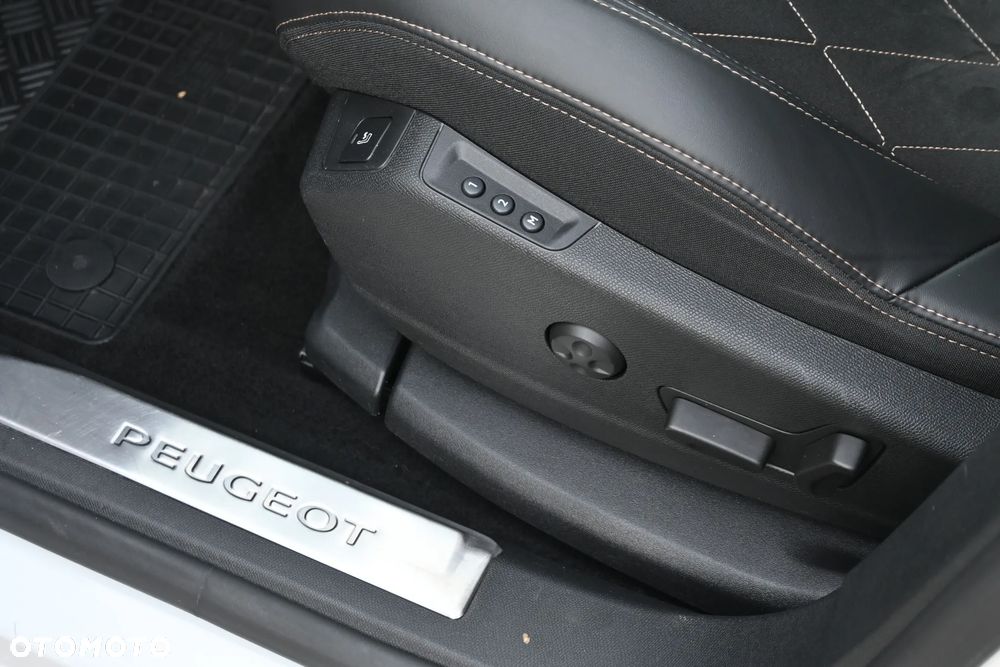 Peugeot 5008 2.0 BlueHDI GT S&S EAT8 - 36