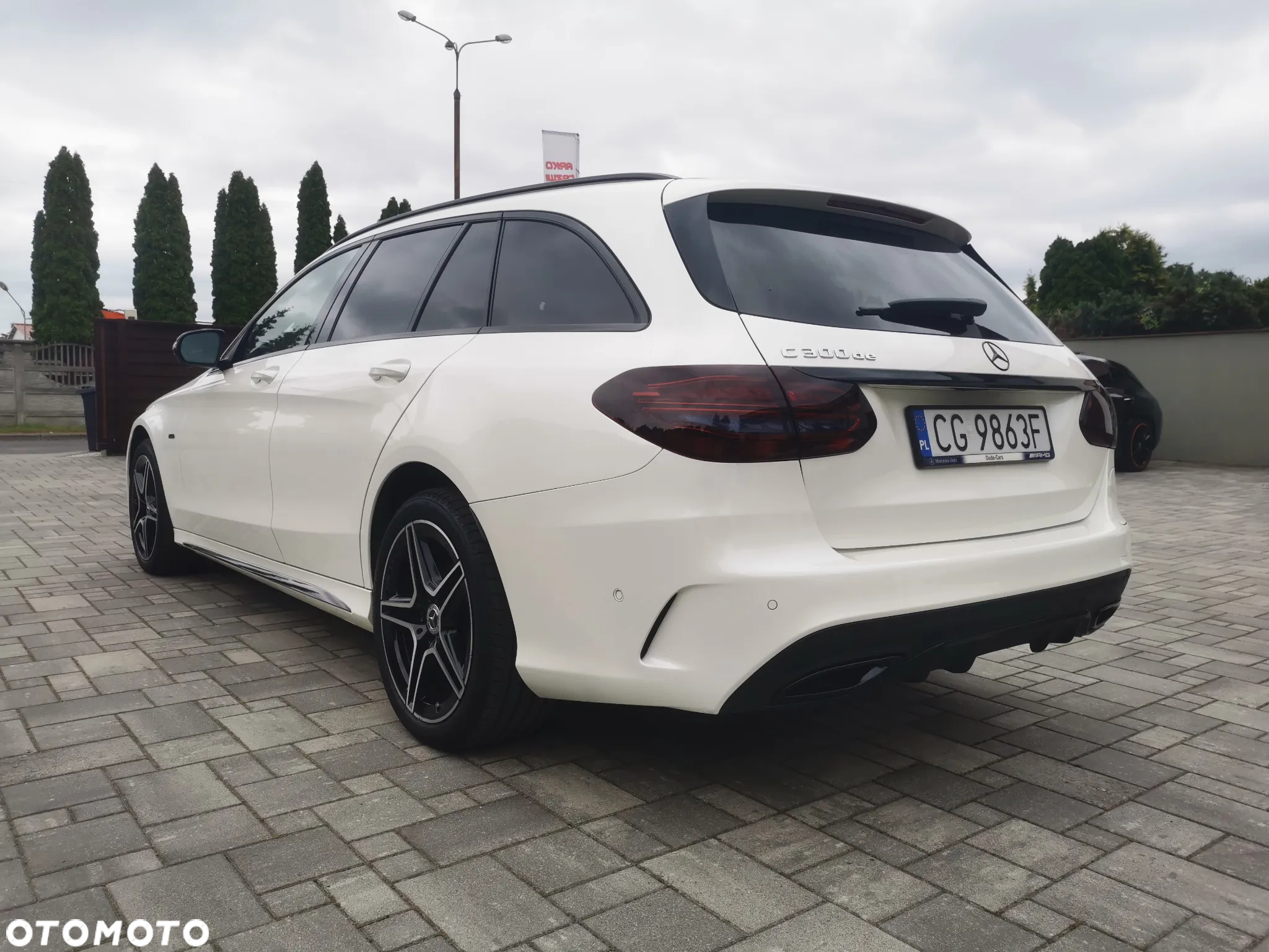 Mercedes-Benz Klasa C 300 de 9G-TRONIC - 24