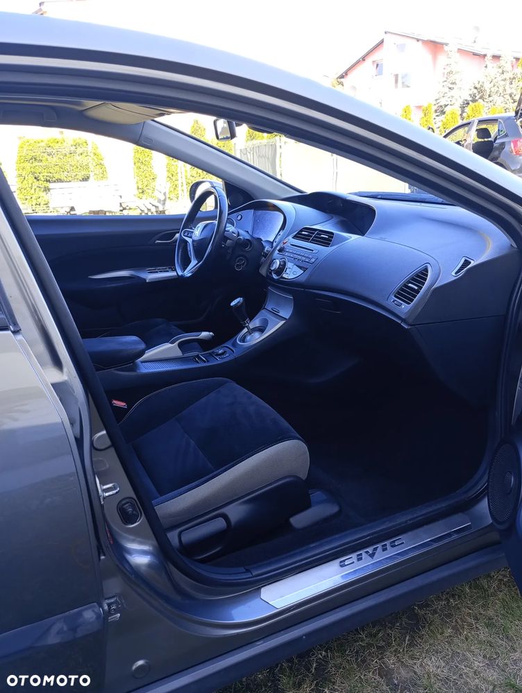 Honda Civic 1.8 Executive - 15