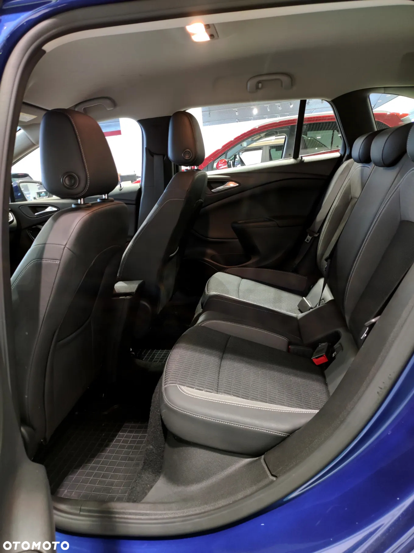 Opel Astra V 1.2 T Elegance S&S - 13