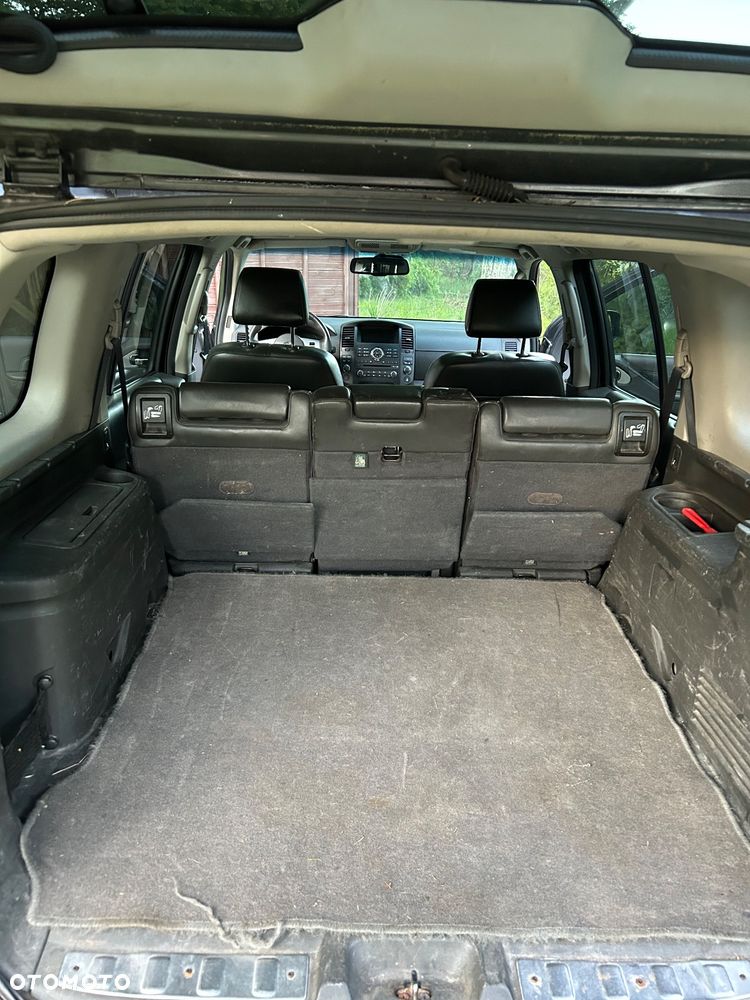 Nissan Pathfinder 2.5 D LE EU5 - 17
