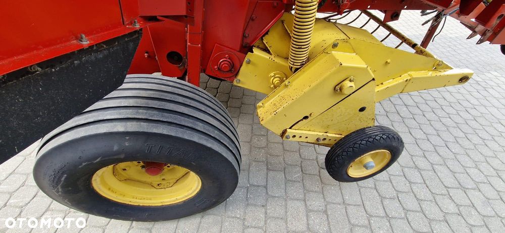 New Holland 640 Pasowa Szeroki podbieracz - 16