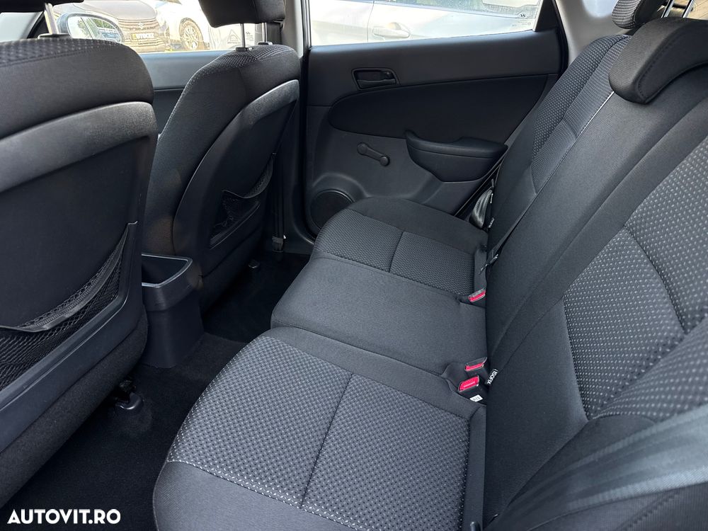 Hyundai i30 1.4 blue Comfort - 11