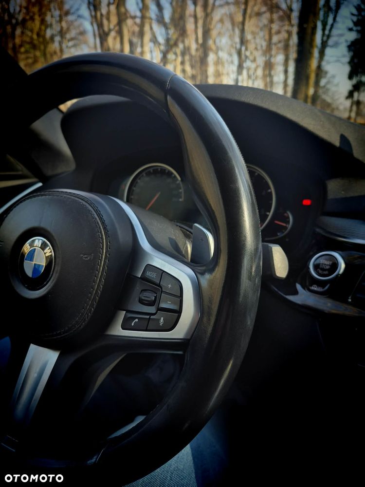 BMW Seria 5 520d xDrive - 10