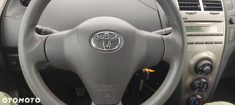 Toyota Yaris 1.33 VVT-i Life - 13