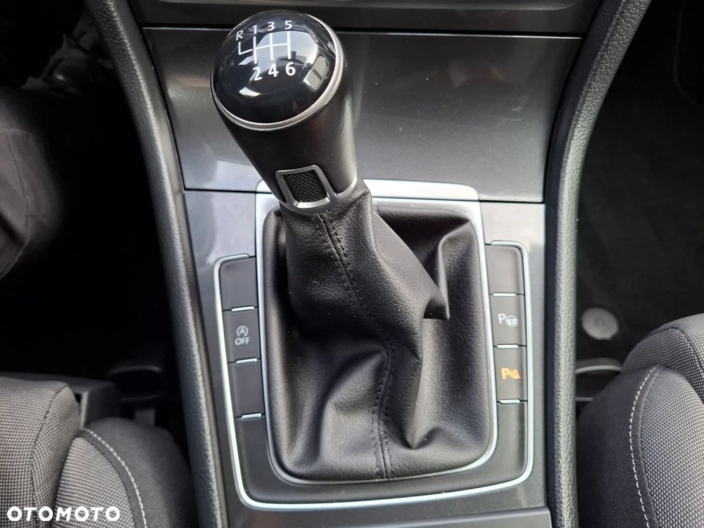 Volkswagen Golf 1.5 TSI OPF R-Line - 21