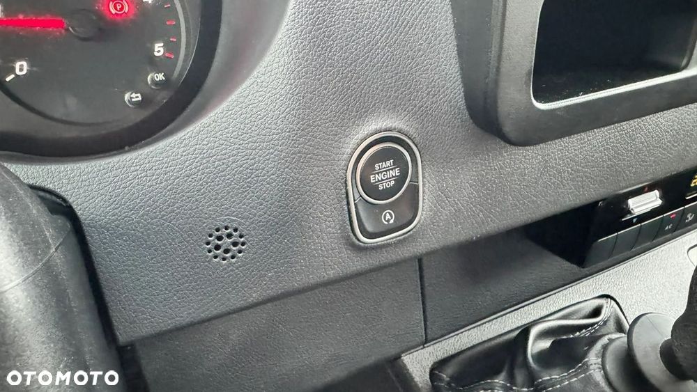 Mercedes-Benz Sprinter - 15