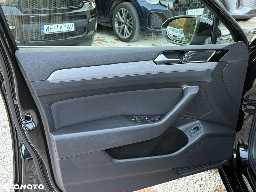 Volkswagen Passat - 22