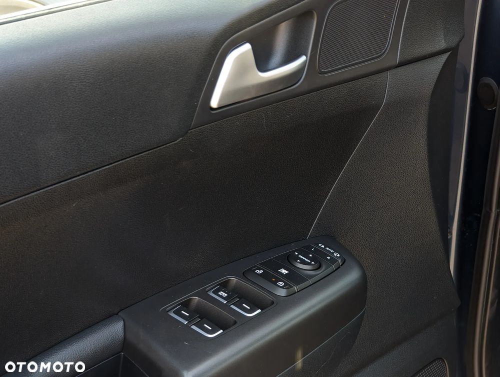 Kia Sportage 1.6 T-GDI AWD VISION - 19