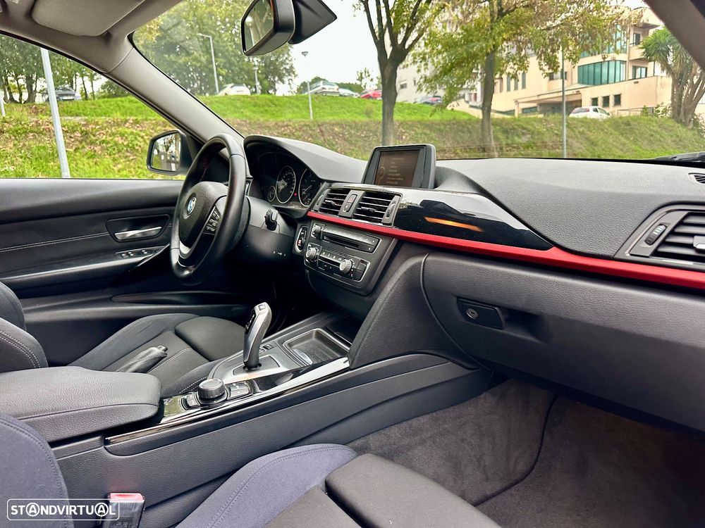 BMW 318 d Touring Auto Line Sport - 38