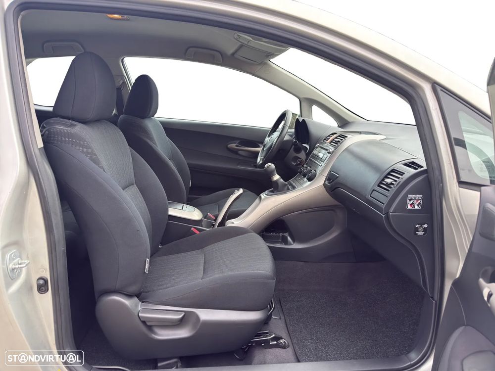 Toyota Auris 1.4 D-4D - 14