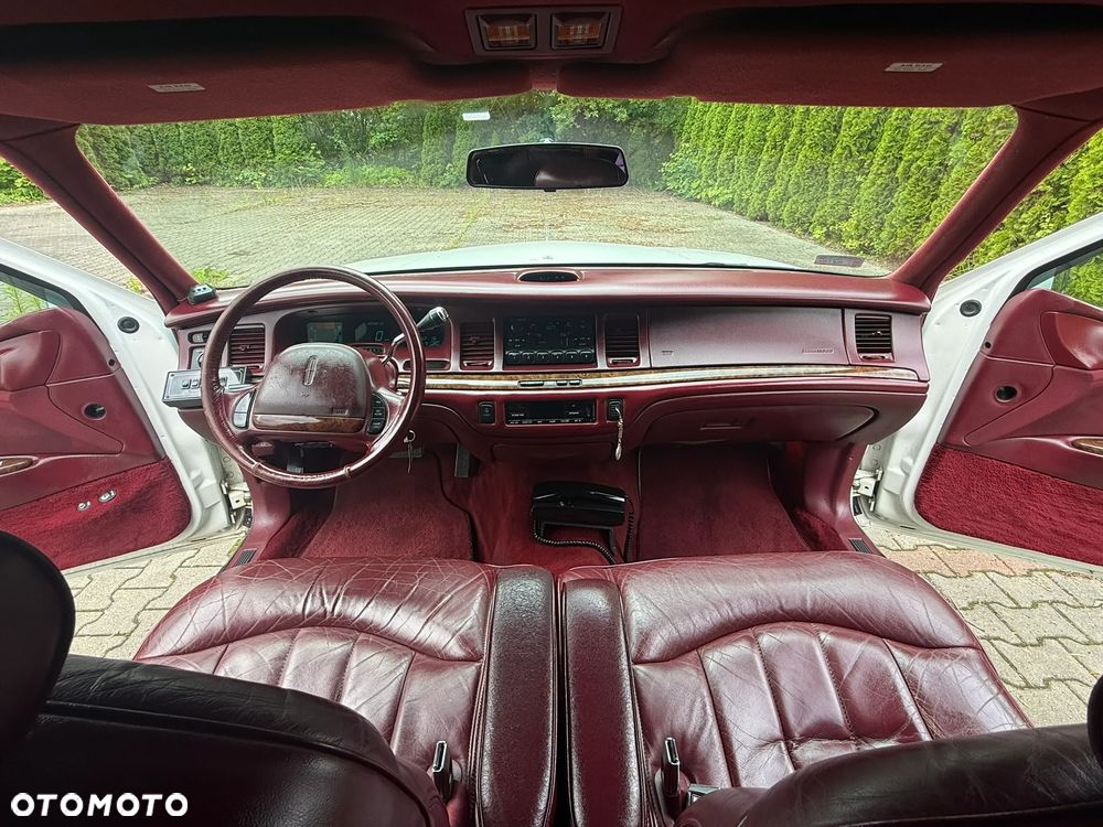 Lincoln Town Car 4.6 Executive - 25