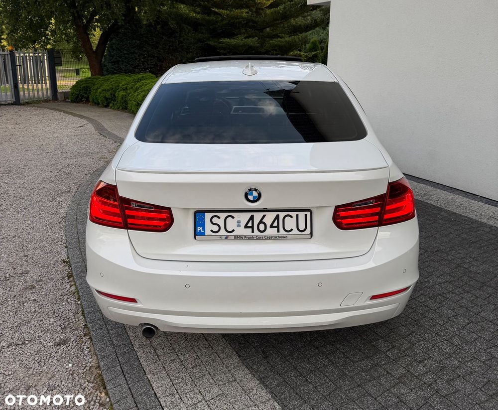 BMW Seria 3 318d Luxury Line - 13