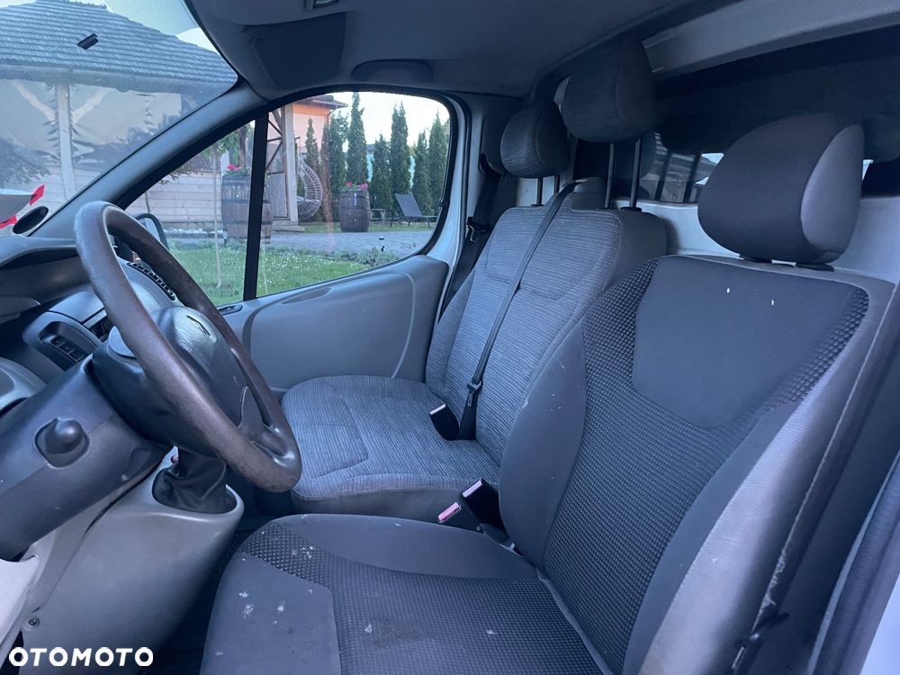 Renault Trafic - 16