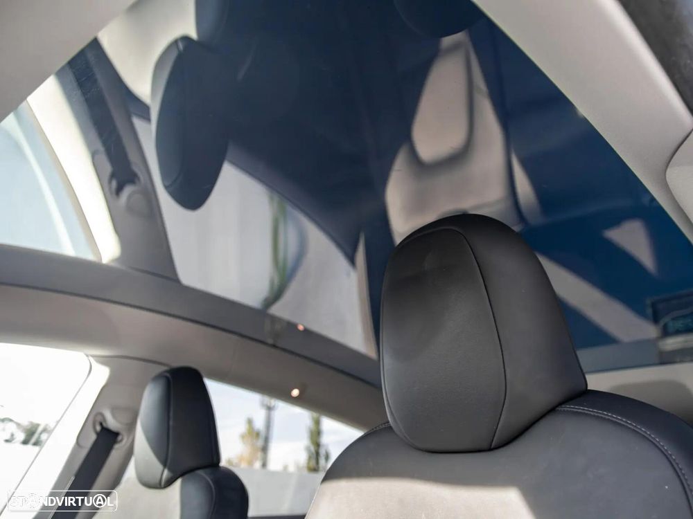 Tesla Model Y Long Range Tração Integral - 32