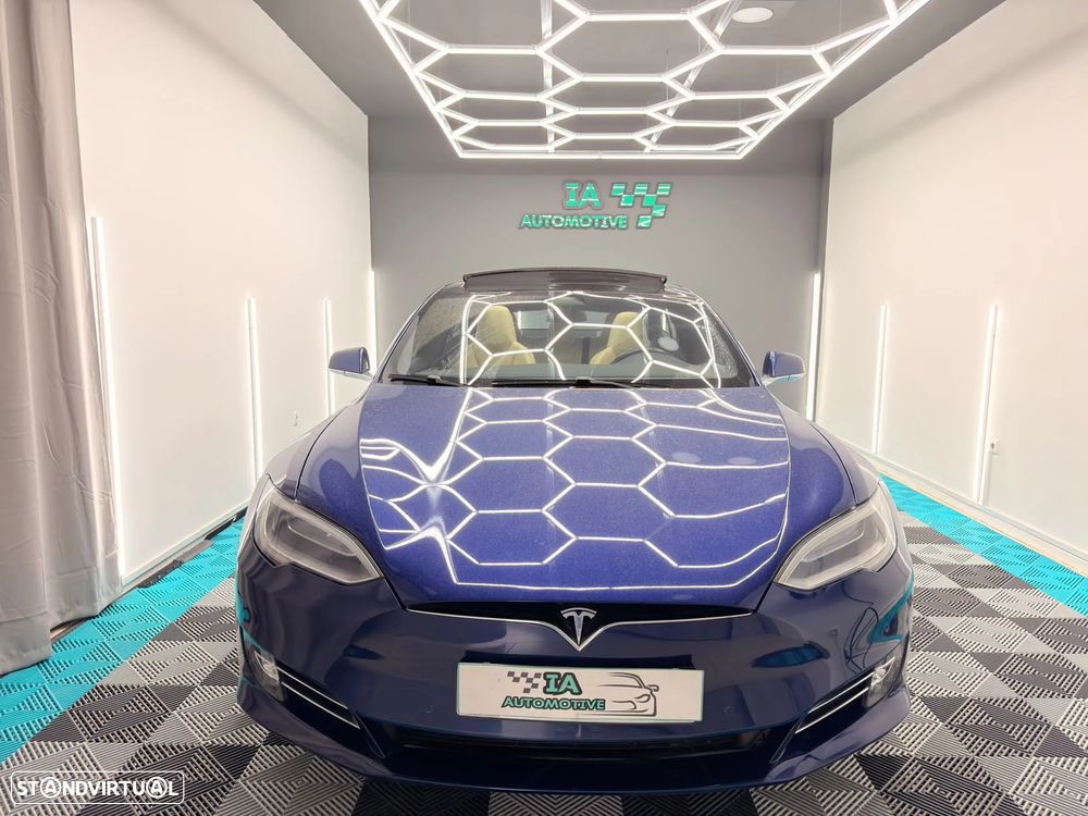 Tesla Model S 90D - 3