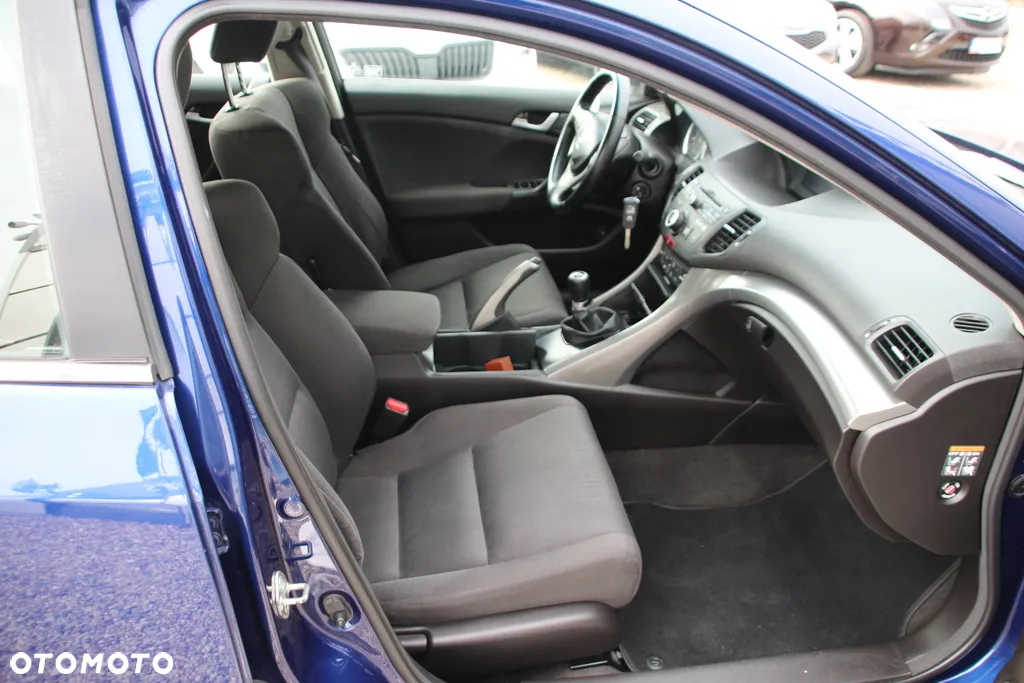 Honda Accord 2.0 Executive - 32