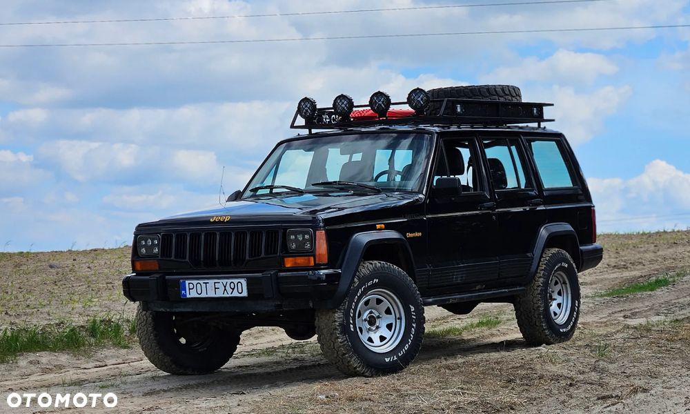 Jeep Cherokee - 1