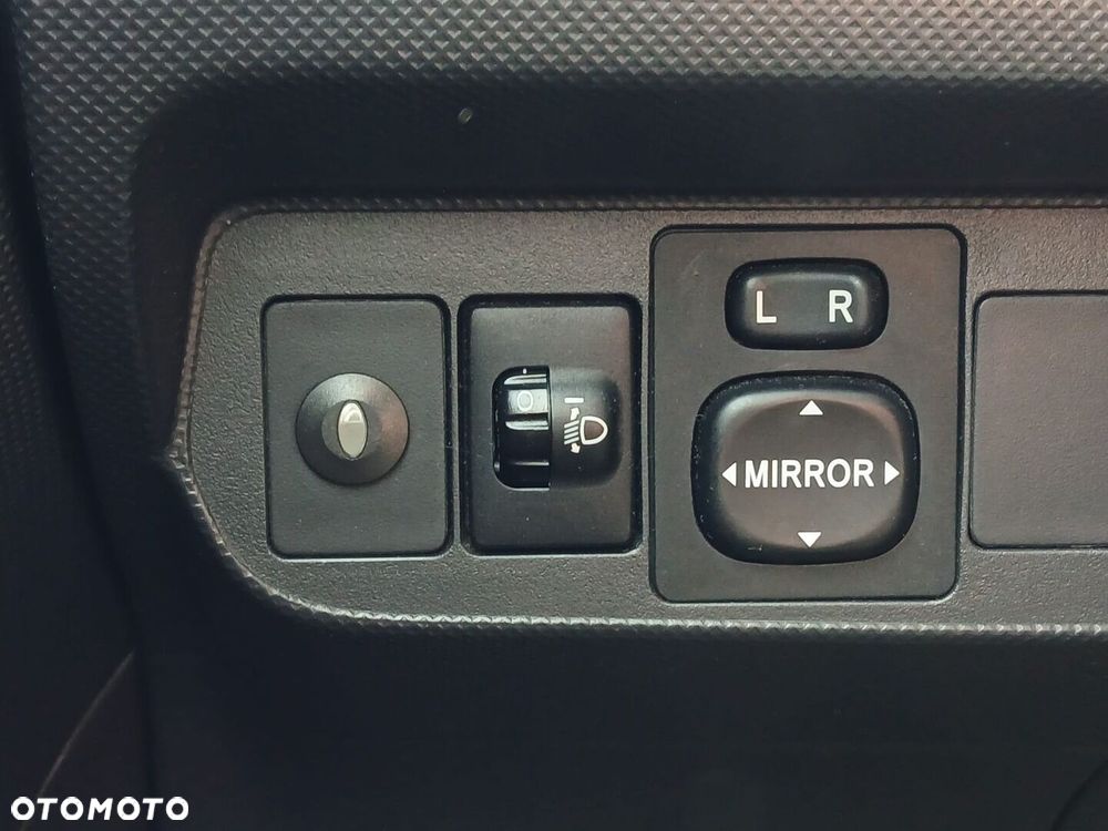 Toyota Auris 1.6 VVT-i Luna MM - 26