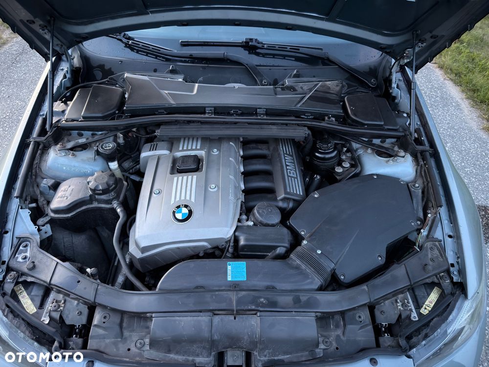 BMW Seria 3 325i - 16