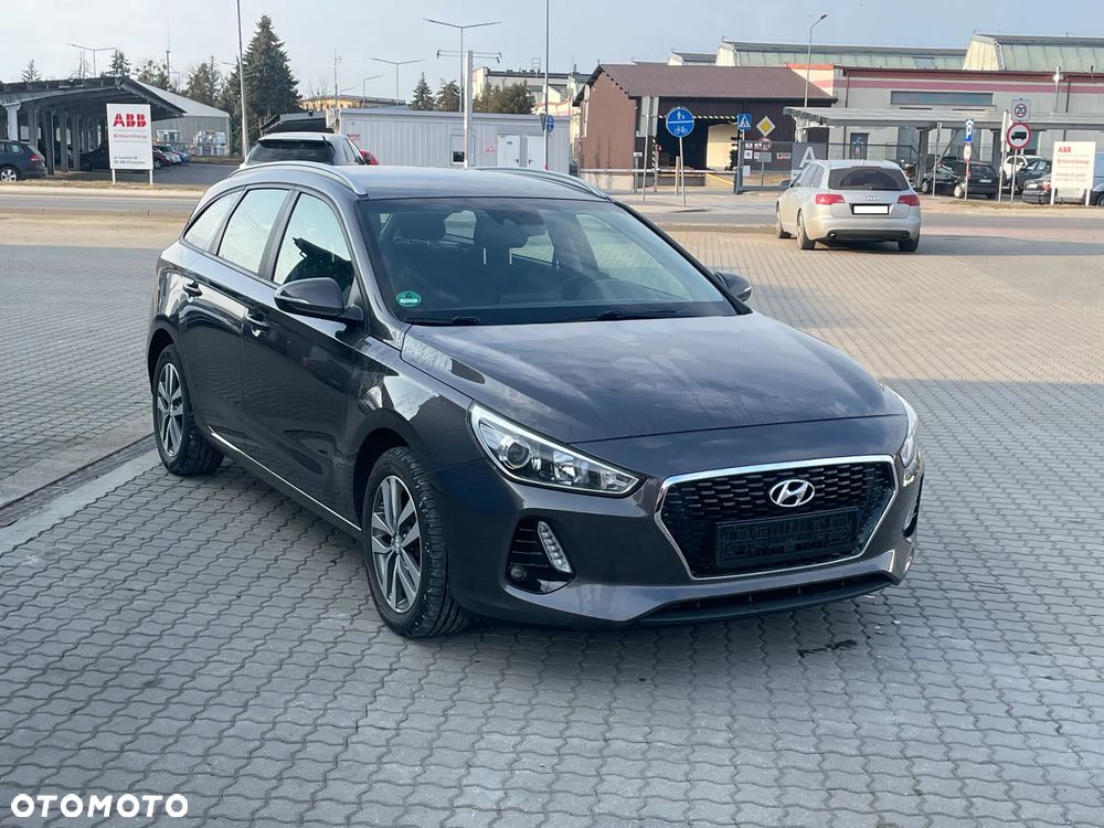 Hyundai i30 blue 1.6 CRDi Passion - 6