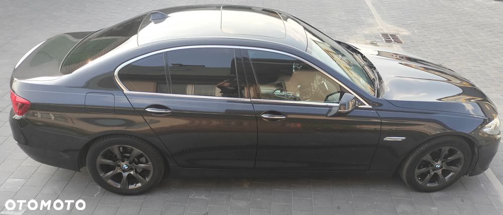 BMW Seria 5 528i xDrive Luxury Line - 1