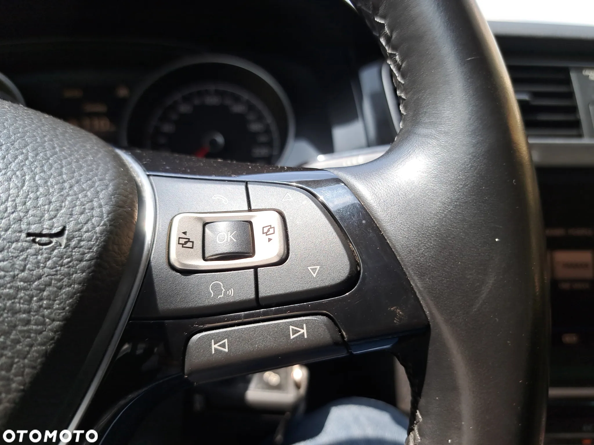 Volkswagen Golf VII 1.6 TDI BMT Comfortline - 19