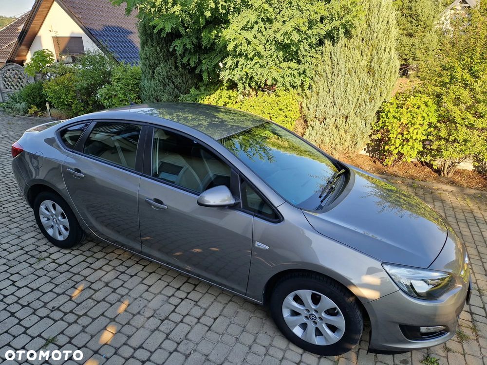 Opel Astra 1.6 Active EU6 - 24